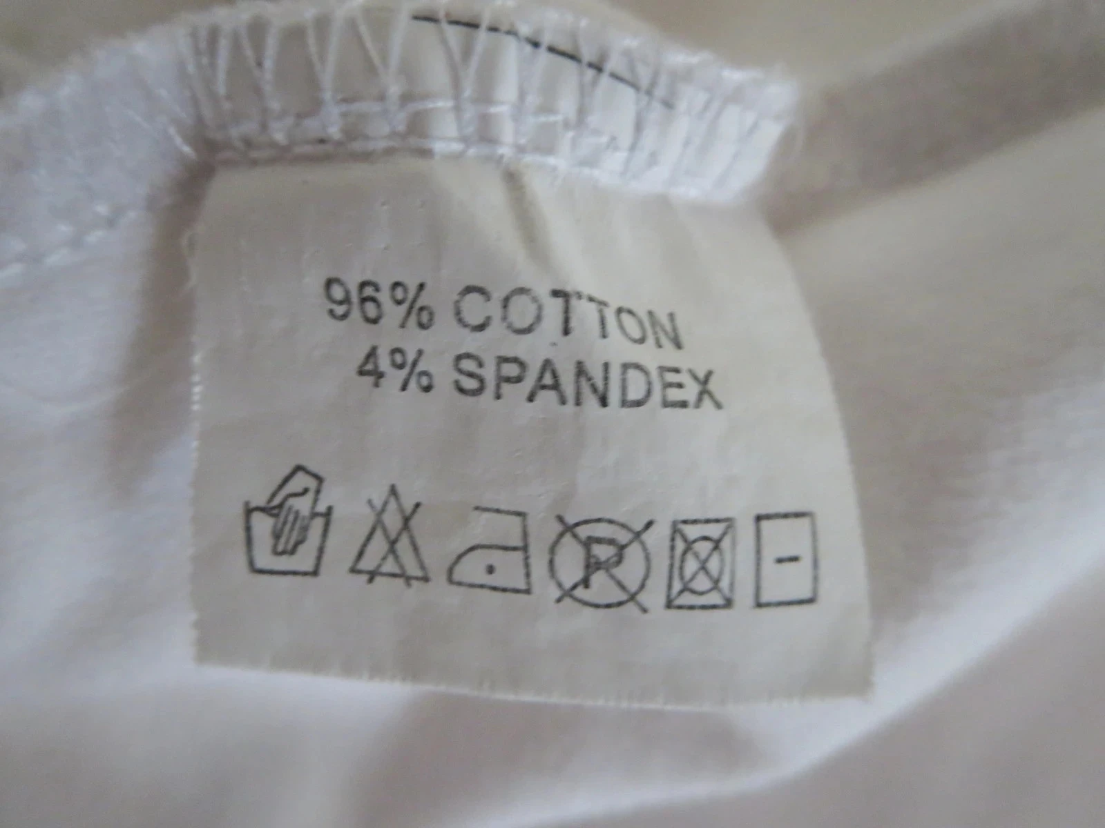T-shirt blanc brodé et perlé Finette - 96% Coton - Taille L 40/42 – photo 5